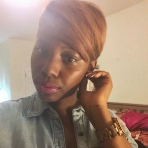 Meet your Posher, Lauren